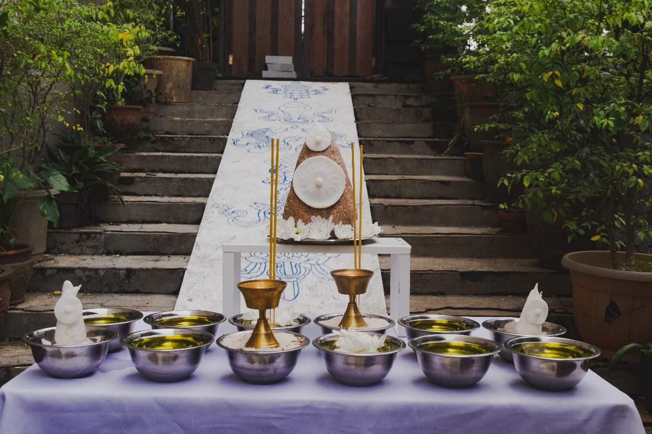 Altar persembahan Puja Api